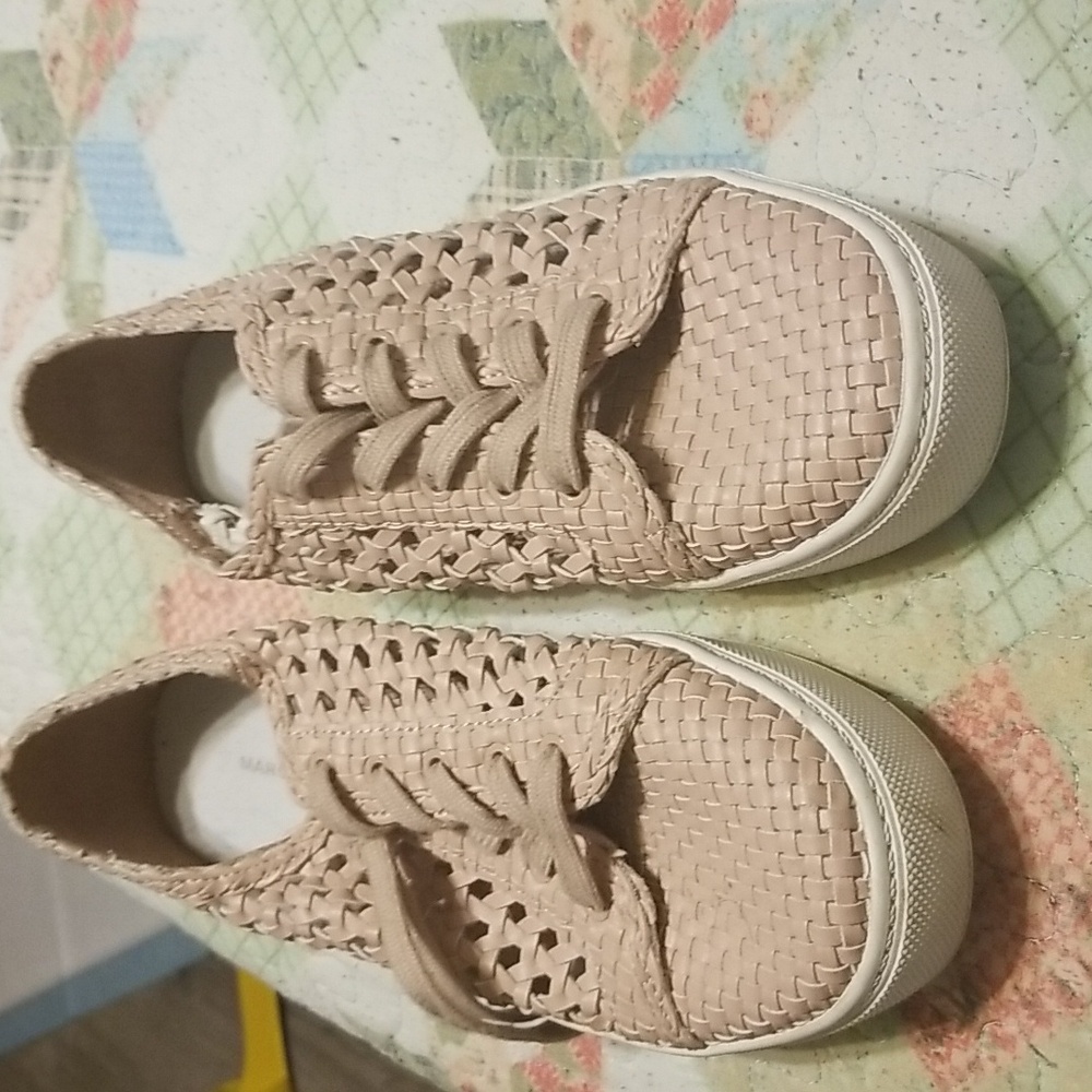 Tennis Shoes